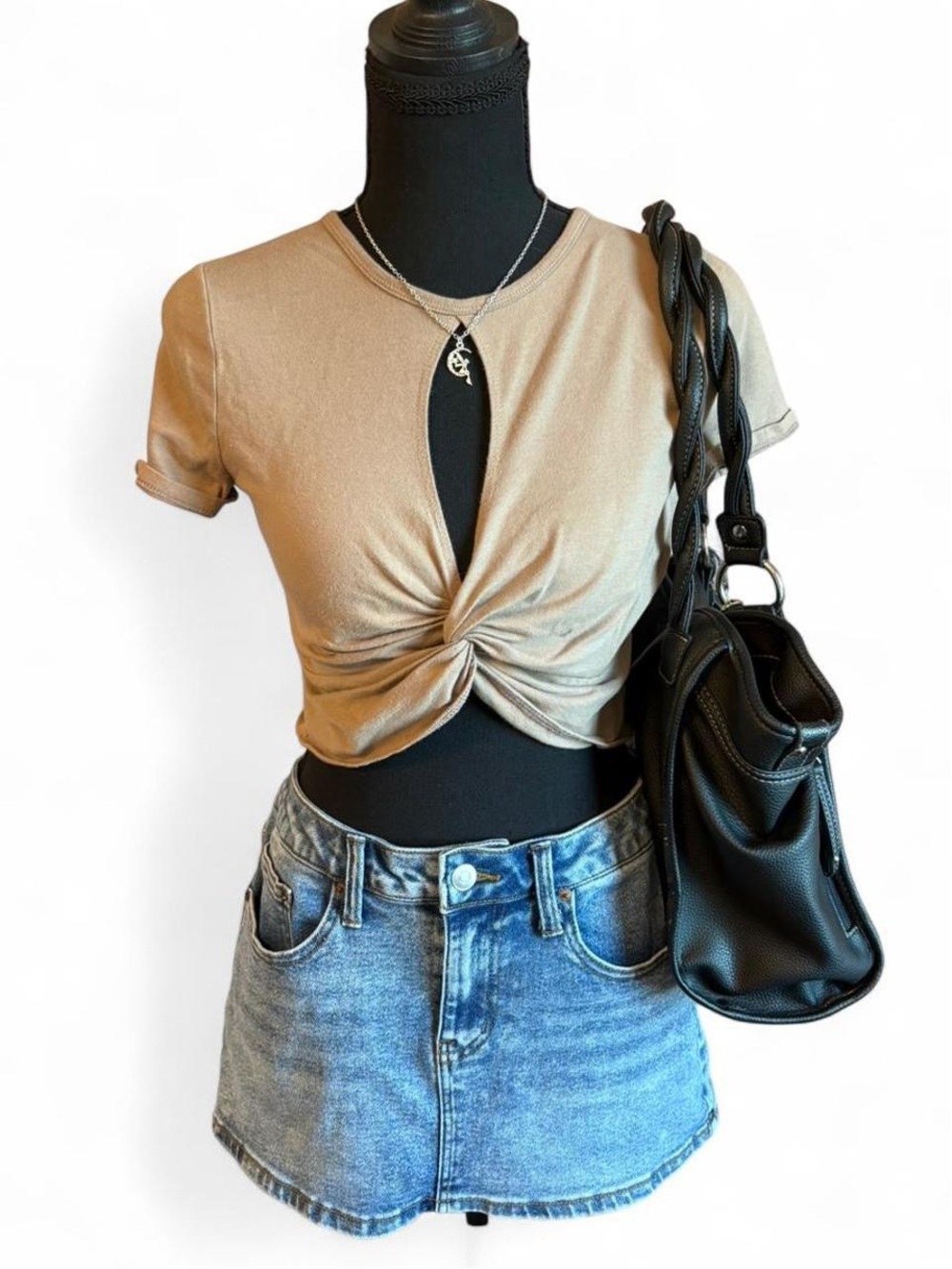 Hollister Women’s Twist Front Keyhole Crop Top - Beige, Size Medium